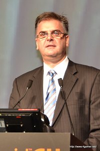 画像ギャラリー No.020のサムネイル画像 / KDDI,WiMAX対応でWi-Fi機器を接続できるスマートフォン「htc EVO WiMAX ISW11HT」,Tegra 2搭載のタブレット「MOTOROLA XOOM Wi-Fi TBi11M」を発表