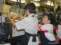 画像ギャラリー No.018のサムネイル画像 / ドナルド・マクドナルド先生が子供達に“食育”をレクチャー。「DS マック アドベンチャー」の体験会と食育ワークショップのイベントレポートを掲載