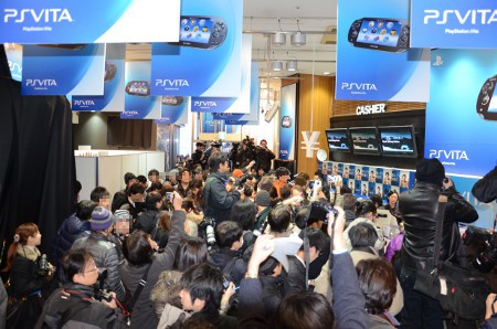 画像ギャラリー No.010のサムネイル画像 / SCE,「PlayStation Vita SHIBUYA TSUTAYA 発売カウントダウンイベント」を開催。ハウス社長,平井会長もかけつけたイベントの模様をレポート