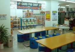 画像ギャラリー No.005のサムネイル画像 / カードゲームとキャラクターグッズのお店「プリニークラブ」が岐阜県にオープン