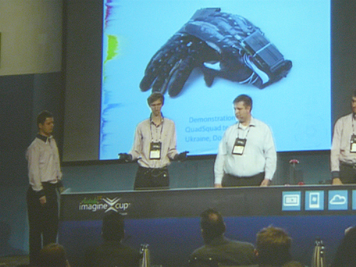 画像ギャラリー No.024のサムネイル画像 / Microsoft主催の学生技術コンテスト「Imagine Cup 2012」で,日本代表チームが日本歴代最高位の世界第2位に入賞。帰国後報告会の模様をお届け