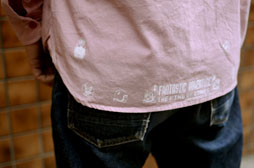 画像ギャラリー No.019のサムネイル画像 / 「THE KING OF GAMES」,秋の新作はマリオ/ルイージの刺繍が目を惹くシャンブレーシャツ。9月28日22:00に販売開始