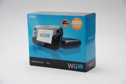 画像ギャラリー No.001のサムネイル画像 / 本日発売された「Wii U」をさっそく開けてみた。筐体とACアダプタは従来のWiiより一回り大きい