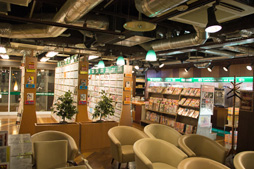 画像ギャラリー No.002のサムネイル画像 / ROファンが深夜の秋葉原に集結! 「ラグナロクオンライン」10周年カウントダウンイベントの模様をレポート