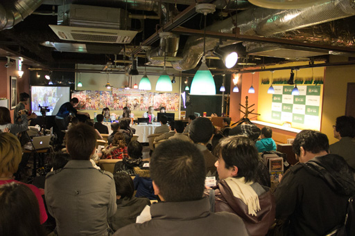 画像ギャラリー No.003のサムネイル画像 / ROファンが深夜の秋葉原に集結! 「ラグナロクオンライン」10周年カウントダウンイベントの模様をレポート