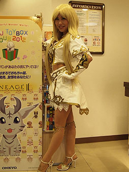 画像ギャラリー No.004のサムネイル画像 / 「リネージュ2」のオフラインイベントが東京・八王子のネットカフェにて開催。次期大型アップデート“Chapter2 JUSTICE”の新情報もチラ見せ