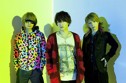 画像ギャラリー No.007のサムネイル画像 / 「イット・ガール」,限定アイテム購入者にPurple Days最新曲をプレゼント