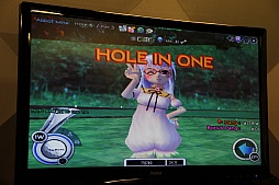 画像ギャラリー No.020のサムネイル画像 / 「スカッとゴルフ パンヤ」,新コースの覇者を決める「AbbotMineCup 2013」の決勝大会をレポート