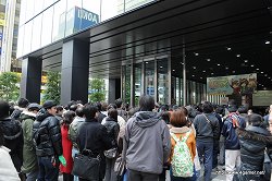 画像ギャラリー No.001のサムネイル画像 / 「真・女神転生IMAGINE」ディレクターの岸 知秀氏と鈴木大司教がさまざまなテーマで語り合ったトークイベントのレポートを掲載