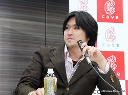 画像ギャラリー No.007のサムネイル画像 / 「真・女神転生IMAGINE」ディレクターの岸 知秀氏と鈴木大司教がさまざまなテーマで語り合ったトークイベントのレポートを掲載