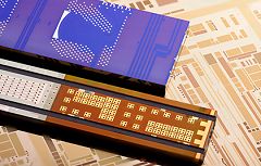 画像ギャラリー No.004のサムネイル画像 / Intel,超高速転送が可能な新技術「シリコン・フォトニクス」を発表