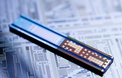 画像ギャラリー No.005のサムネイル画像 / Intel,超高速転送が可能な新技術「シリコン・フォトニクス」を発表