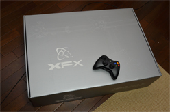 画像ギャラリー No.003のサムネイル画像 / XFXブランドの3画面ディスプレイスタンド「XFX Triple Display Monitor Stand」を組み立ててみた