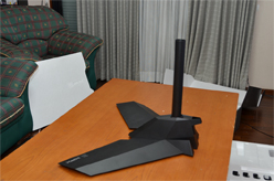 画像ギャラリー No.008のサムネイル画像 / XFXブランドの3画面ディスプレイスタンド「XFX Triple Display Monitor Stand」を組み立ててみた