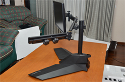 画像ギャラリー No.013のサムネイル画像 / XFXブランドの3画面ディスプレイスタンド「XFX Triple Display Monitor Stand」を組み立ててみた
