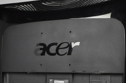 画像ギャラリー No.030のサムネイル画像 / XFXブランドの3画面ディスプレイスタンド「XFX Triple Display Monitor Stand」を組み立ててみた