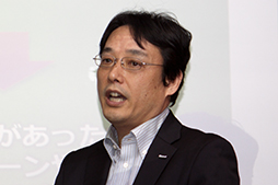 画像ギャラリー No.006のサムネイル画像 / 「Xbox 360 320GB Kinect スター・ウォーズ リミテッド エディション」の実機と起動音が披露された「マイクロソフト メディアエクスチェンジ」レポート