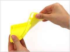 画像ギャラリー No.002のサムネイル画像 / ツートンカラーを採用した3DS用ソフトカバーが3月15日発売。丈夫さがウリ