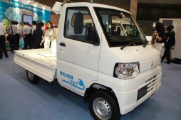 画像ギャラリー No.032のサムネイル画像 / 電脳メガネや8Kディスプレイなど,日本のIT・家電業界から最先端技術が結集した「CEATEC 2012」開催