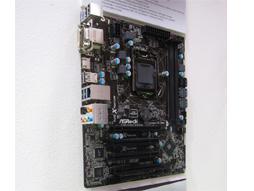 ASRockBMWǥΥޡ٥ܡϪIntel 8꡼åץåܥޥܡɤ