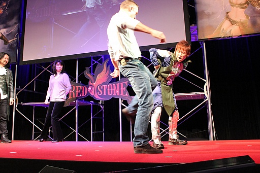 画像ギャラリー No.020のサムネイル画像 / 「RED STONE」日本最強決定戦2013 × RED STONE Battle Warriorsのイベントレポート。光奏師の裏職業「獣人」お披露目も