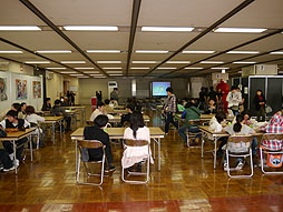 画像ギャラリー No.019のサムネイル画像 / アットホームな「Qonline Fiesta 2013」のイベント内容をレポート。「XenepicOnline Revo」の座談会では厳しい意見が出る一幕も