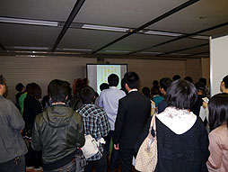 画像ギャラリー No.028のサムネイル画像 / アットホームな「Qonline Fiesta 2013」のイベント内容をレポート。「XenepicOnline Revo」の座談会では厳しい意見が出る一幕も