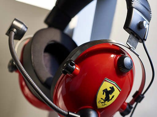  No.004Υͥ / Ferrariθ饤󥹤ޡإåɥåȡT.Racing Scuderia Ferrari EditionפThrustmaster1120˹ȯ