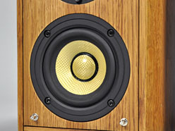 画像ギャラリー No.009のサムネイル画像 / これが「20年使えるゲーマー向けスピーカー」だ。音に悩めるゲーマーへ捧ぐ,本当によいスピーカーの話