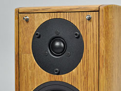 画像ギャラリー No.010のサムネイル画像 / これが「20年使えるゲーマー向けスピーカー」だ。音に悩めるゲーマーへ捧ぐ,本当によいスピーカーの話