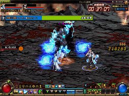 画像ギャラリー No.010のサムネイル画像 / 「アラド戦記」初の大人数コンテンツ「アントンレイド」の先行体験会が開催。5つのパーティが協力して突破する高難度ダンジョンに上級プレイヤーも苦戦