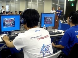 画像ギャラリー No.007のサムネイル画像 / 「ゲットアンプドX」第3回世界大会の勝負の行方は? 「ゲットアンプドワールドフェスティバル2010」イベントレポート