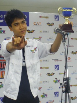 画像ギャラリー No.011のサムネイル画像 / 「ゲットアンプドX」第3回世界大会の勝負の行方は? 「ゲットアンプドワールドフェスティバル2010」イベントレポート