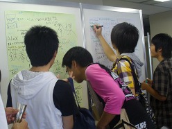 画像ギャラリー No.027のサムネイル画像 / 「ゲットアンプドX」第3回世界大会の勝負の行方は? 「ゲットアンプドワールドフェスティバル2010」イベントレポート