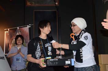 画像ギャラリー No.012のサムネイル画像 / 「Alliance of Valiant Arms」のオフラインイベント,「DeToNator Presents ネットカフェキャラバン 2012 番外編」をレポート