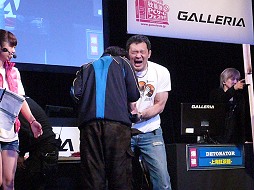 画像ギャラリー No.023のサムネイル画像 / 「Alliance of Valiant Arms」公式大会は,名勝負続出のなか,クラン「DeToNator」が「護衛」「爆破」の両部門で初の二冠を達成