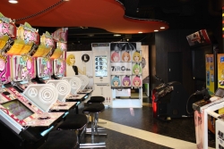 画像ギャラリー No.007のサムネイル画像 / AC店舗「セガ 代々木」,JR代々木駅前に本日オープン