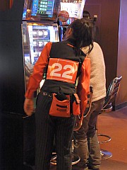 画像ギャラリー No.010のサムネイル画像 / 実践的な接客サービス力が試された「ADORES 第4回接客サービスコンテスト」。“アドアーズ錦糸町店”の一日に密着レポート