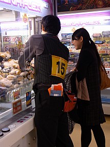 画像ギャラリー No.011のサムネイル画像 / 実践的な接客サービス力が試された「ADORES 第4回接客サービスコンテスト」。“アドアーズ錦糸町店”の一日に密着レポート