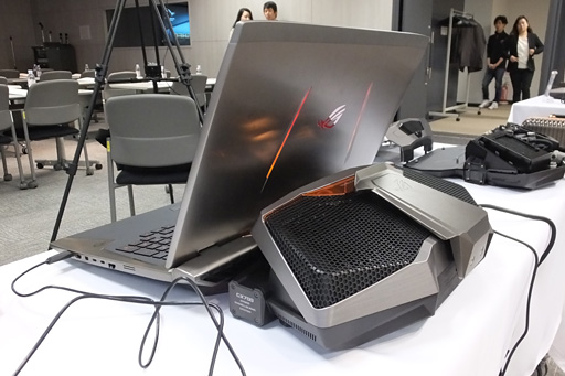 画像ギャラリー No.003のサムネイル画像 / ASUS,世界初の外付け液冷ユニット付きゲームノートPC「GX700VO」を発表。2月19日に60万円弱で発売