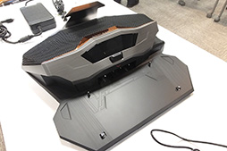 画像ギャラリー No.012のサムネイル画像 / ASUS,世界初の外付け液冷ユニット付きゲームノートPC「GX700VO」を発表。2月19日に60万円弱で発売