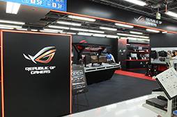 画像ギャラリー No.002のサムネイル画像 / 「R.O.G.」専門のショップインショップが秋葉原にオープン。イベント利用重視の店内を一足先にチェックしてきた