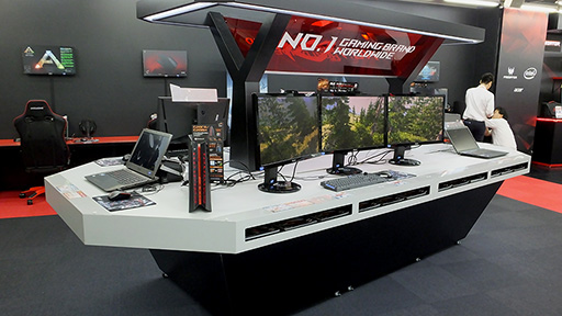 画像ギャラリー No.008のサムネイル画像 / 「R.O.G.」専門のショップインショップが秋葉原にオープン。イベント利用重視の店内を一足先にチェックしてきた