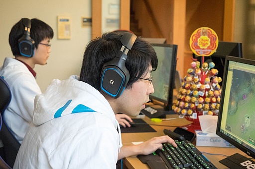 画像ギャラリー No.010のサムネイル画像 / 話題の“プロゲーマー専門学校”ってぶっちゃけどうなの? DetonatioN FMのゲーミングハウスにて,代表の梅崎氏とSANKOの鈴木氏に聞いてみた