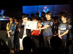 画像ギャラリー No.004のサムネイル画像 / 「LEAGUE OF LEGENDS JAPAN LEAGUE 2015 SEASON2」が開幕。各チームが大幅に選手を入れ替えて新体制で臨んだ試合の模様をレポート