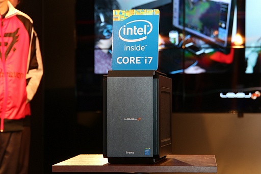 画像ギャラリー No.004のサムネイル画像 / ゲーマー向けPCブランド「LEVEL∞」が,「League of Legends」プロチームとサポート契約を締結した調印式の模様をレポート