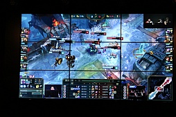 画像ギャラリー No.008のサムネイル画像 / ゲーマー向けPCブランド「LEVEL∞」が,「League of Legends」プロチームとサポート契約を締結した調印式の模様をレポート