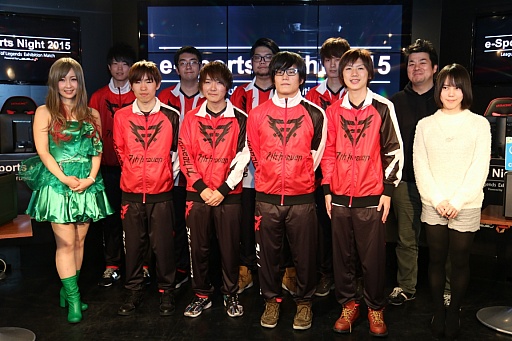 画像ギャラリー No.011のサムネイル画像 / ゲーマー向けPCブランド「LEVEL∞」が,「League of Legends」プロチームとサポート契約を締結した調印式の模様をレポート