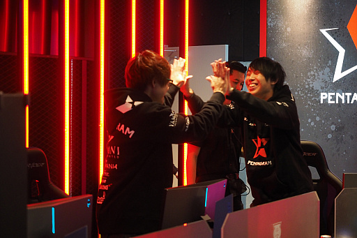 画像ギャラリー No.009のサムネイル画像 / 「リーグ・オブ・レジェンド」の国内リーグ「LJL 2018 Spring Split」レポート。開幕戦を制したのは,王者の貫禄を見せつけたPENTAGRAM