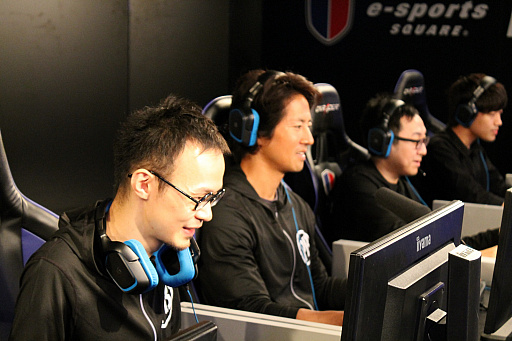 画像ギャラリー No.005のサムネイル画像 / 「リーグ・オブ・レジェンド」の新たな競技モード「CLASH」に,ケイン・コスギさん率いる「Team Perfect Body」が参戦。その発表会をレポート